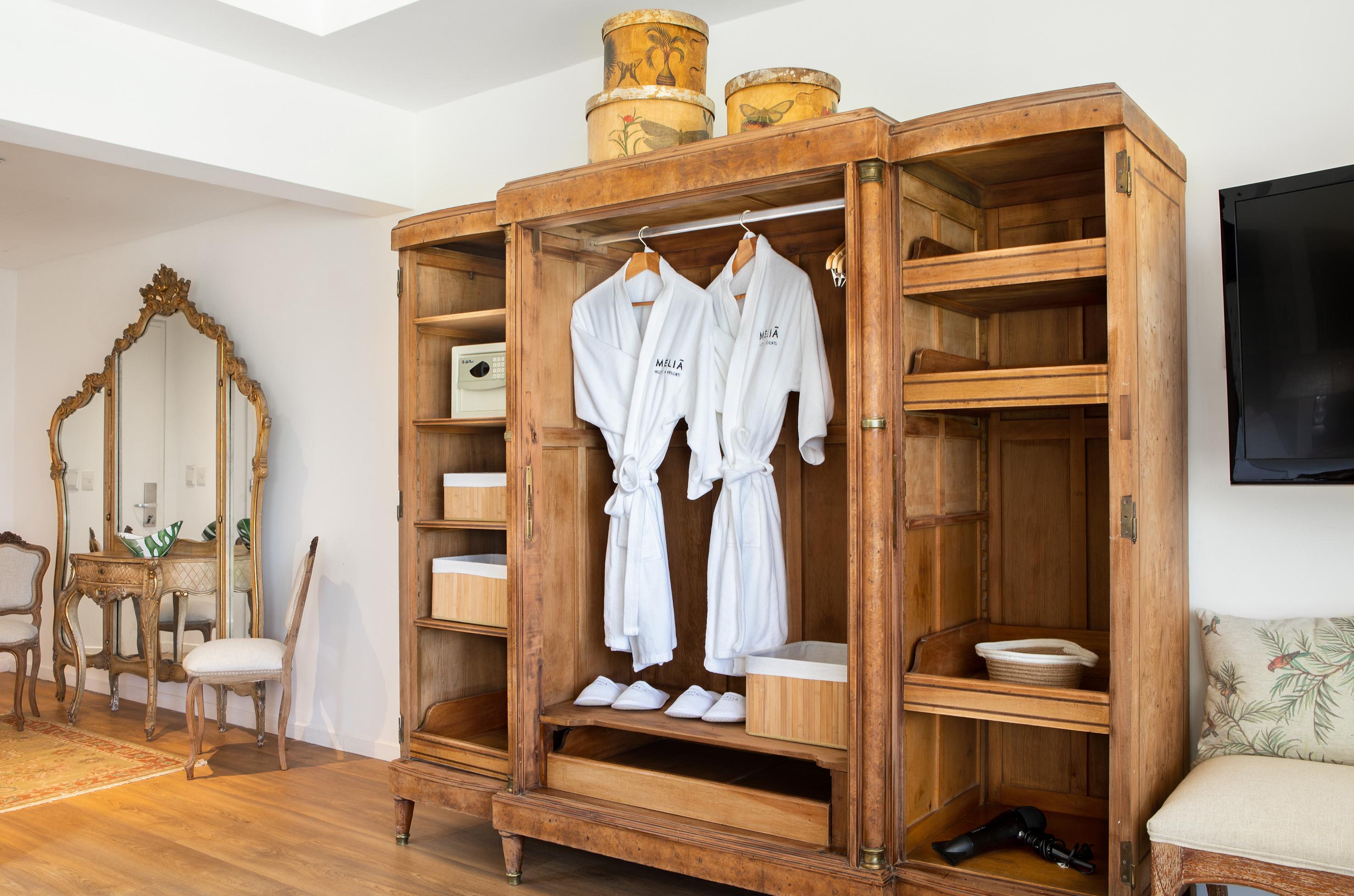 Hotel Gran Melia Iguazu à Puerto Iguazú Extérieur photo A wardrobe
